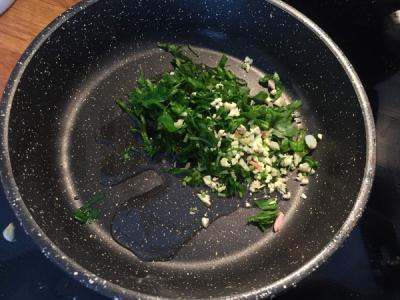 Vištienos kepenėlės su žaliuoju aštriu padažu Žingsnis 5