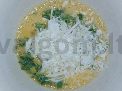 Keptas omletas su pomidorais Žingsnis 6