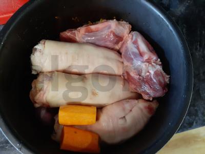 Kiaulių kojų želė Žingsnis 2