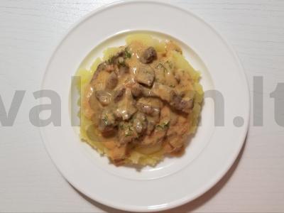 Sultingas jautienos stroganovas su grybais pagrindine nuotrauka