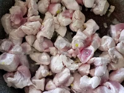 Vištienos filė, troškinta su pomidorais Žingsnis 3
