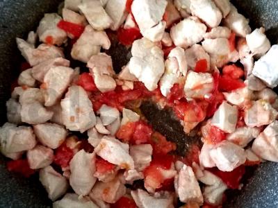 Vištienos filė, troškinta su pomidorais Žingsnis 4