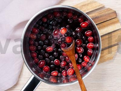 Spanguolių ir mėlynių kompotas Žingsnis 2