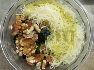 Naminis petražolių pesto padažas su graikiniais riešutais Žingsnis 1