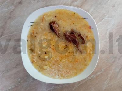 Naminis rassolnik su grietine pagrindine nuotrauka