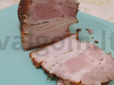 Kiaušiniai svogūnų lukštuose pagrindine nuotrauka