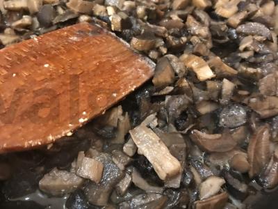 Skanus mėsos puodas su daržovėmis ir grybais Žingsnis 3