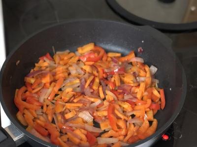 Funchose su vištiena ir daržovėmis Žingsnis 4