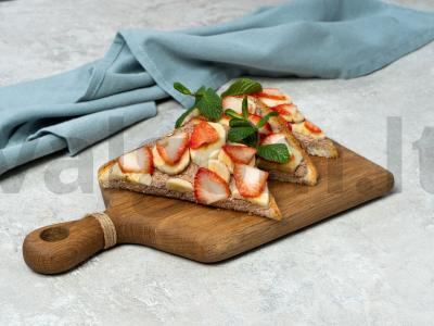 Sumuštiniai su braškių pyragu pagrindine nuotrauka