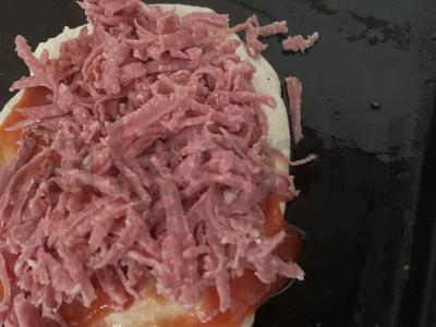 Mini picos su alyvuogėmis ir dešra Žingsnis 3