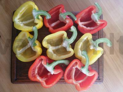 Įdaryta paprika su žaliaisiais obuoliais ir graikiniais riešutais Žingsnis 1
