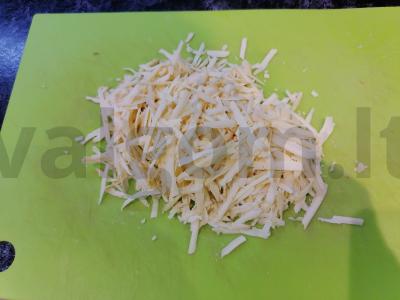 Salotos su rūkyta vištiena ir korėjietiškomis morkomis Žingsnis 2