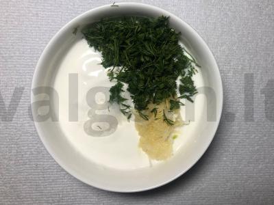 Grietinės padažas su česnakais Žingsnis 2