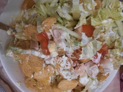 Cezario salotos su sirtakio sūriu pagrindine nuotrauka