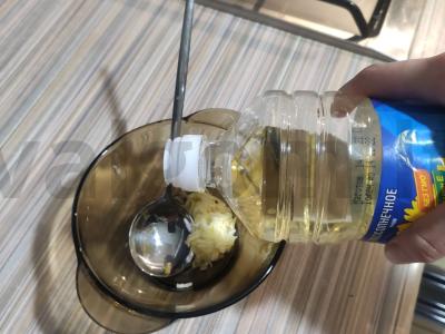 Traškūs suktinukai su česnakiniu padažu ir sūrio plutele Žingsnis 4