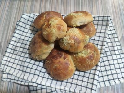 Traškūs suktinukai su česnakiniu padažu ir sūrio plutele pagrindine nuotrauka