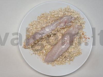 Vištienos krūtinėlė avižiniuose dribsniuose Žingsnis 1