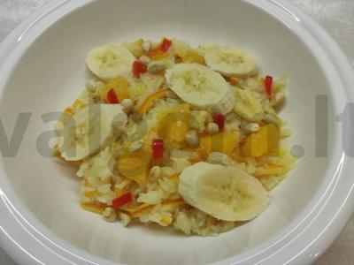 Citrusinių vaisių sultyse virti ryžiai su bananų gabalėliais, žemės riešutais ir aitriosiomis paprikomis pagrindine nuotrauka