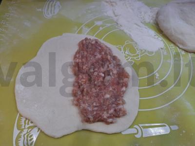 Čeburekai yra sultingi Žingsnis 3