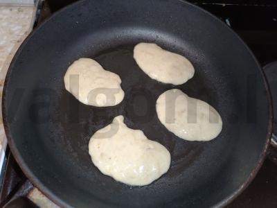 Bananų paplotėliai su apelsinų žievele Žingsnis 7