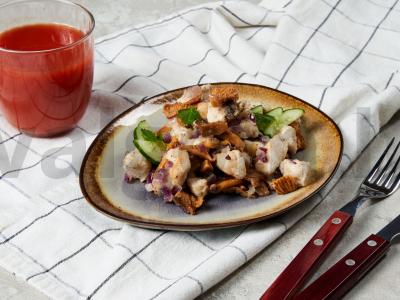 Kalakutiena su miško grybais pagrindine nuotrauka