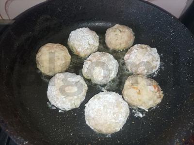 Skanūs mėsos kukuliai su žiediniais kopūstais Žingsnis 2