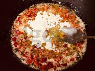 Sultinga ir švelni jūrų lydekos su daržovėmis grietinėlės ir česnakų padaže Žingsnis 1