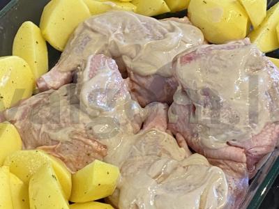 Vištiena terijakio padaže su bulvėmis Žingsnis 9