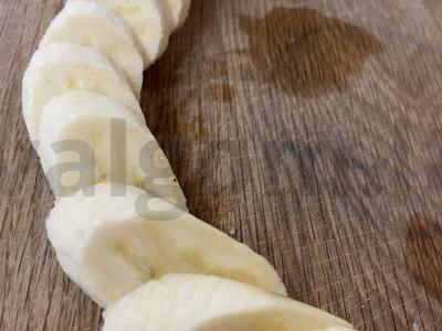 Nekeptas pyragas su kiviais ir sūdytais žemės riešutais Žingsnis 4