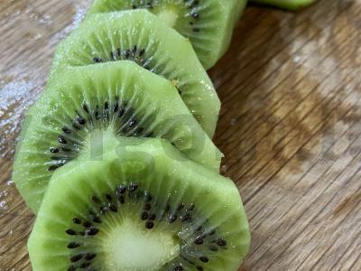 Nekeptas pyragas su kiviais ir sūdytais žemės riešutais Žingsnis 5