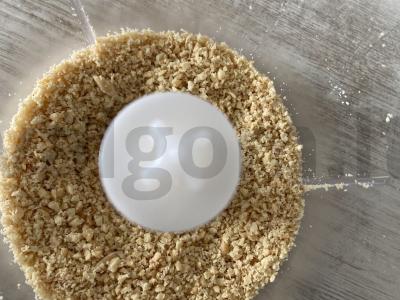 Nekeptas pyragas su kiviais ir sūdytais žemės riešutais Žingsnis 21