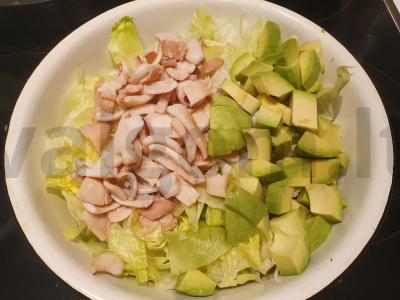 Avokadų ir kalmarų salotos Žingsnis 3