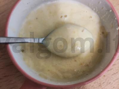 Bananų švelnumo desertinės putėsiai pagrindine nuotrauka