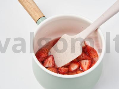 Braškių cinamono uogienė Žingsnis 1