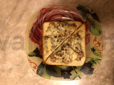 Amerikietiški sumuštiniai su grybų ir mėsos įdaru pagrindine nuotrauka