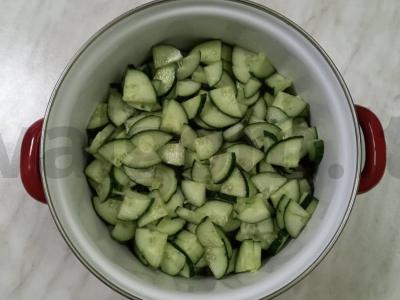 Kopūstų salotos su konservuotais žirneliais Žingsnis 3
