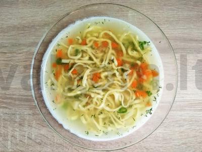 Lengva gavėnios sriuba su makaronais pagrindine nuotrauka