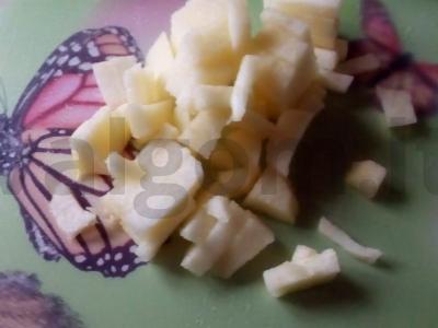 Žaliųjų žirnelių salotos su krabų mėsa Žingsnis 3