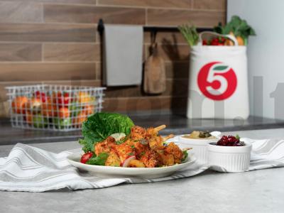 Vištienos kebabas su ananasų gabalėliais, orkaitėje pagrindine nuotrauka