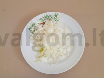 Troškintos kepenys su daržovėmis Žingsnis 2