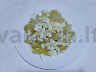 Salotos su krevetėmis ir marinuotais grybais Žingsnis 2