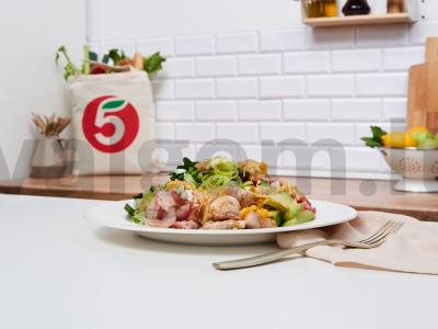 Cobb salotos pagrindine nuotrauka