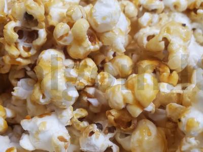 Karameliniai popkornai pagrindine nuotrauka