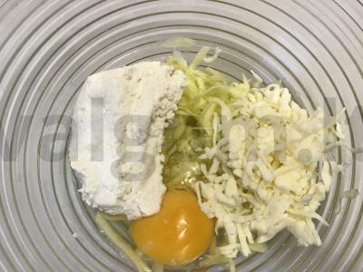 Cukinijų vafliai pusryčiams Žingsnis 2