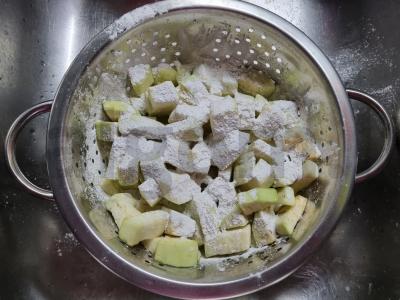 Šiltos baklažanų salotos Žingsnis 5