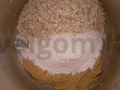 Aromatingi avižinių dribsnių sausainiai su cinamonu Žingsnis 1