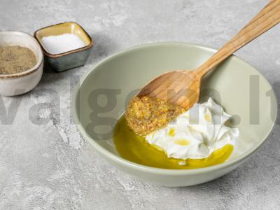 Graikiškos salotos su ananasais Žingsnis 1