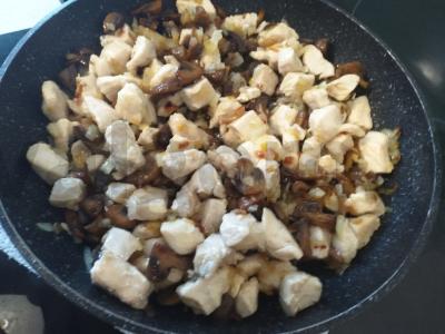 Vištienos krūtinėlės su grybais džiuljenas Žingsnis 4