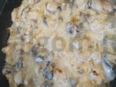 Vištienos krūtinėlės su grybais džiuljenas Žingsnis 6