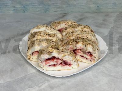 Meringue ritinys su spanguolėmis pagrindine nuotrauka
